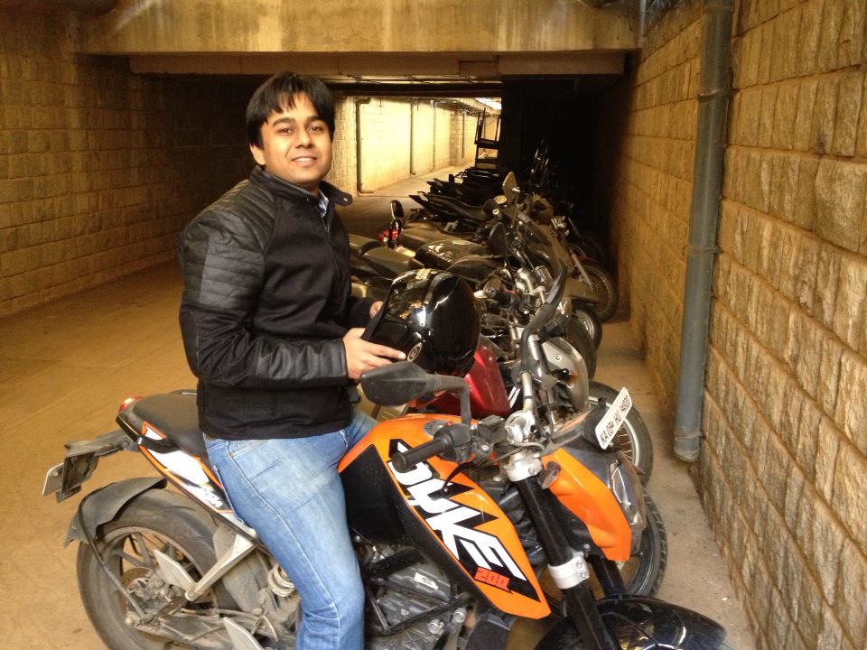 KTM Duke 200, Gaurav Parashar in IIMB